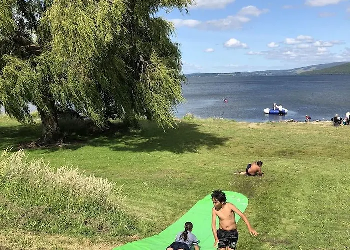 Lakeview Small 4*