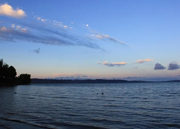 Lakeview Small 4*