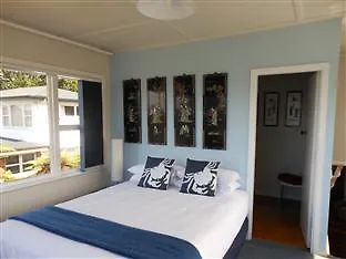 Lakeview Small 4*